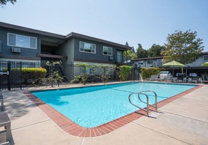 Sunny Mountain View 2BR w/Pool, Gym, BBQ, 5 min to Target, by Blueground