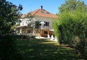 Superb contemporary 2 bed villa +private pool