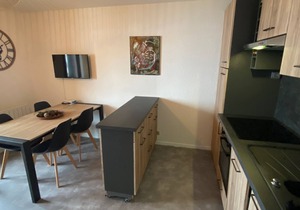 Superb lake view-T3 apartment with parking -Ideally located