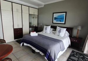 Superior SeaView Double Bedroom in Brenton On The Rocks