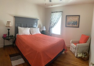 Superior Street Vacation Rental Apartment 1