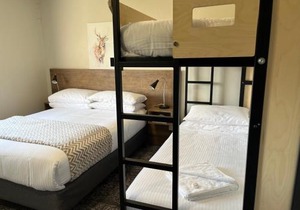 Swagman Chalet