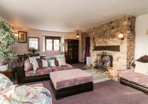 Swallows Nest at Magnolia Lake