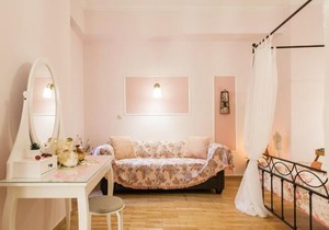 Syntagma 3 Bedroom Sweet Simple And Practical Apartment