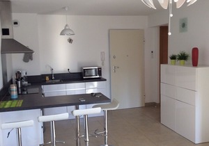 T2 Very quiet, close to beaches and town center, sea and mountain views