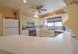 Tahlequah Duplex with Screened-in Porch and Fire Pit!