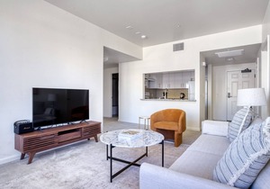 Tasteful Palo Alto 2BR w/W/D, Pool & Spa, near 280 & 101, by Blueground
