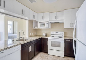 Tasteful Palo Alto 2BR w/W/D, Pool & Spa, near 280 & 101, by Blueground