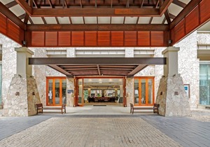 Temple Suite 202 in Triton Street Beachfront Resort, Palm Cove