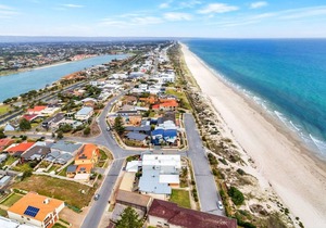 Tennyson Beachfront Unit 2