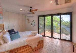 The Beach House at Arthur Bay
