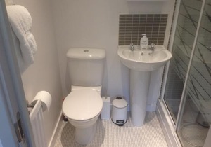 The Beeches 2 - Serviced Duplex Apartment