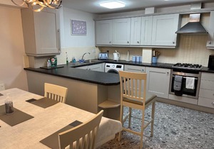 The Beeches - Serviced Duplex Apartment