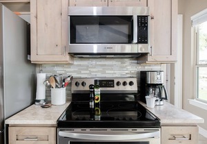 The Century Oak: 3-Unit Estate next to Remi's Ridge & Hayes Hollow