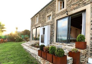 The Cliffs - Picon Seaside Cottage