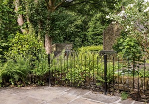 THE COTTAGE, pet friendly, character holiday cottage in Hayfield