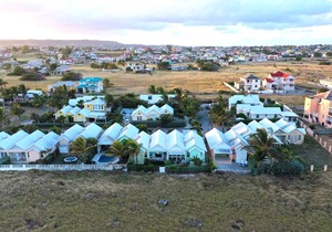 The Gem is located a few minutes walk to the gorgeous Bottom Bay Beach