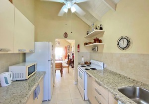 The Gem is located a few minutes walk to the beautiful Bottom Bay Beach