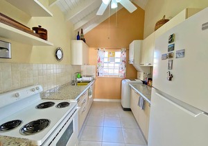 The Gem is located a few minutes walk to the beautiful Bottom Bay Beach