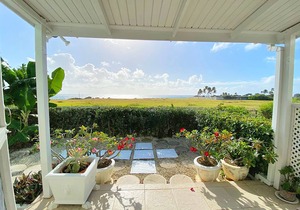 The Gem is located a few minutes walk to the beautiful Bottom Bay Beach