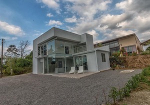 The Glass House Arenal Rentals