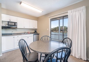 The Hamilton Lakefront Studio 18 - Upper Unit