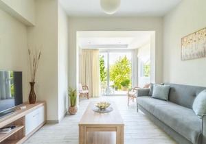 The Holiday House 1