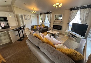 The Indulgence Lakeside Lodge is prime location with private fishing peg, sunken hot tub on Osprey