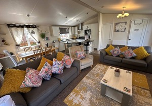 The Indulgence Lakeside Lodge is prime location with private fishing peg, sunken hot tub on Osprey