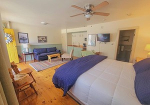 The Isaac Evans - Inn on the Harbor