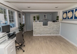 THE MINUTEMAN INN Room, 1 King Bed