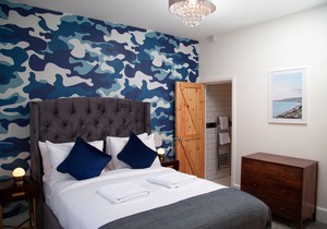 The Old Post Office - Bright & Modern 4BDR Townhouse with Private Garden