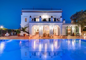 The Palace - Villa Escondida