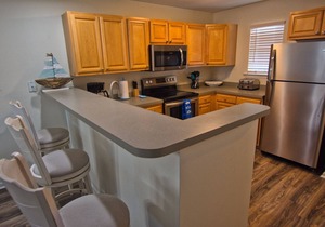 The Palms * 2BR LUXURY CONDO w FREE POOL ACCESS - Sleeps 7