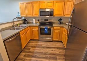 The Palms * 2BR LUXURY CONDO w FREE POOL ACCESS - Sleeps 7