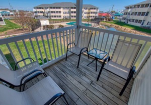 The Palms * 2BR LUXURY CONDO w FREE POOL ACCESS - Sleeps 7