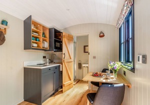 The peaceful position surrounded by stunning countryside and beautiful walks.