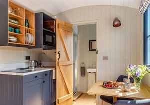 The peaceful position surrounded by stunning countryside and beautiful walks.