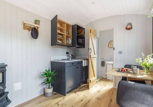 The peaceful position surrounded by stunning countryside and beautiful walks.