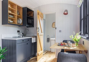 The peaceful position surrounded by stunning countryside and beautiful walks.