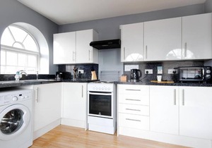 The Penthouse Gathering Wrexham - Town Centre - Sleeps Up To 16