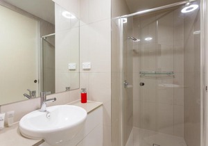 The Point of the Kangaroo - Executive 2BR Kangaroo Point Apartment with Spacious Open Plan Living