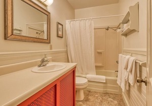 The Roseway - Inn on the Harbor