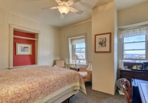 The Roseway - Inn on the Harbor