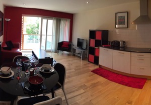 The Sawmill, Stylish city centre accommodation with a quiet setting RED
