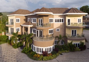 The Sun Seeker Villa Ja 9 Bedrooms . Fully staffed with private chef & butler