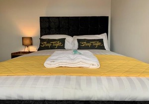 The Upper Gathering - Sleeps Up To 9