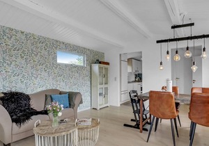 This appealing vacation home is the right choice for an unforgettable vacation by the sea!