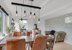 This appealing vacation home is the right choice for an unforgettable vacation by the sea!
