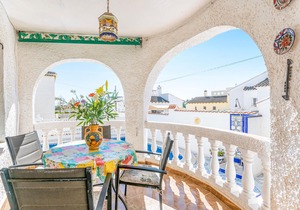 This charmingly furnished vacation home is located in a cul-de-sac and in a quiet residential area.